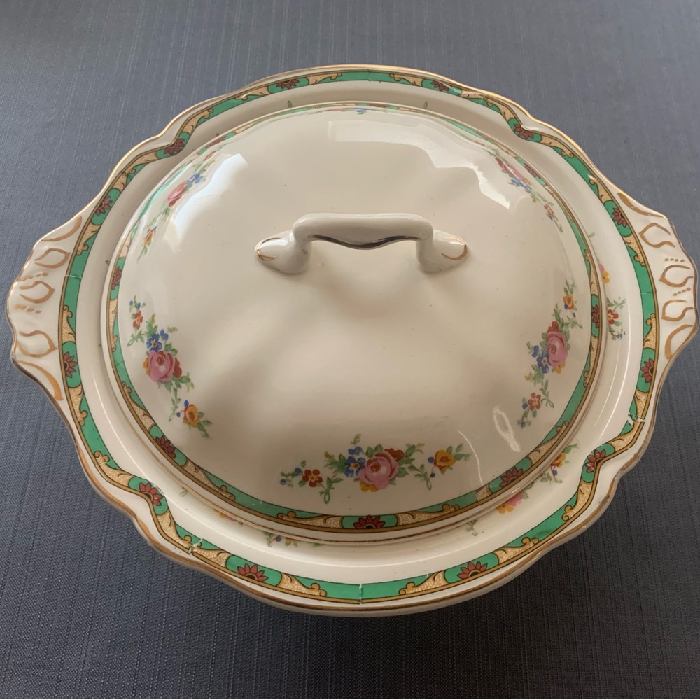 Johnson Bros of England Ceramic Tureen with Lid